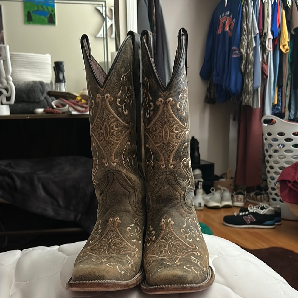 Circle G Tan Embroidered Heeled Boots